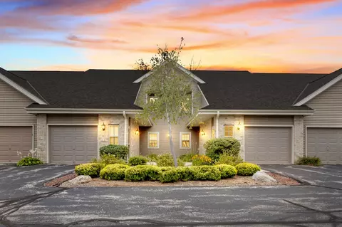 18530 Emerald #G, Brookfield, WI 53045