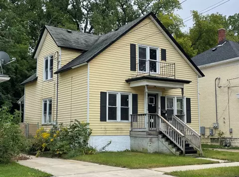 421 Park Vw, Racine, WI 53404