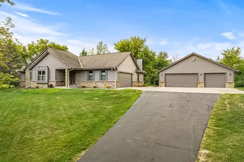 2923 Kettle Moraine, Hartford, WI 53027