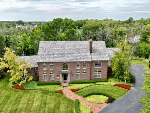 10807 N Ravine, Mequon, WI 53092