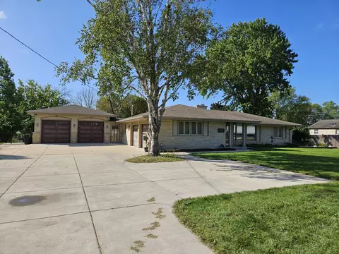 n96w16327 County Line, Menomonee Falls, WI 53051