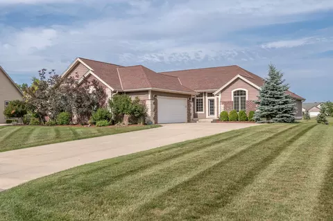 8984 S Cordgrass, Franklin, WI 53132