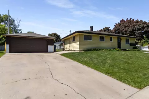 3801 W Vera, Milwaukee, WI 53209