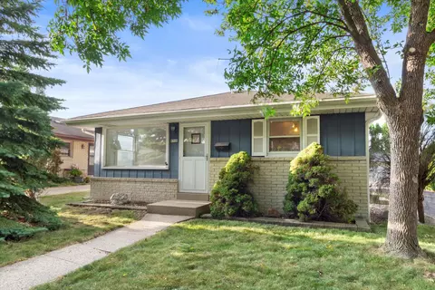 8508 W Holt, Milwaukee, WI 53227