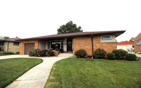 2614 S 14th, Sheboygan, WI 53081