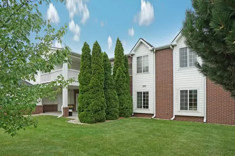 827 Lannon #1106, Mount Pleasant, WI 53406