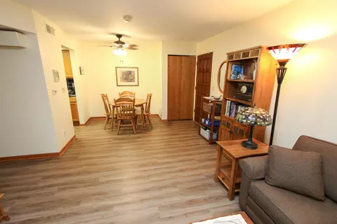 9350 W Forest Home #8, Greenfield, WI 53228