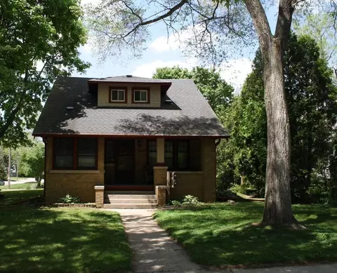 1520 Lake, South Milwaukee, WI 53172