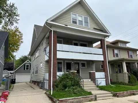 904 Hayes #906, Racine, WI 53405