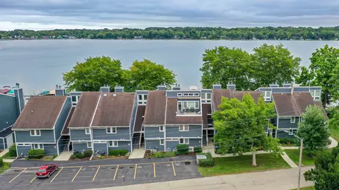 514 Bay Vw #18, Twin Lakes, WI 53181