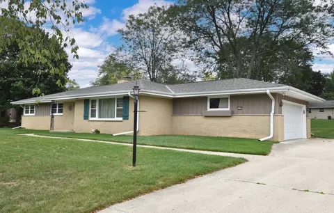 17755 Primrose, Brookfield, WI 53045