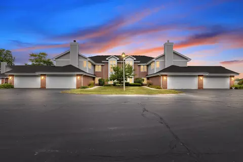 8885 Woodbridge, Greendale, WI 53129