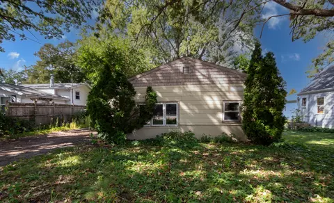 1927 Olive, Oshkosh, WI 54901