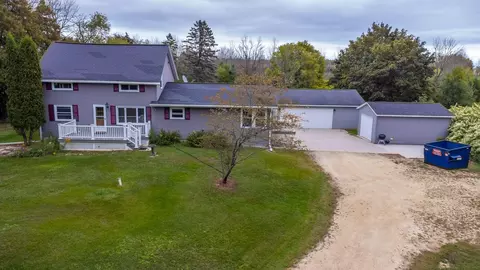 n1953 Dewitt Road, Holland, WI 53070