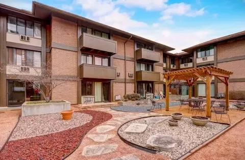 2025 E Greenwich #107, Milwaukee, WI 53211