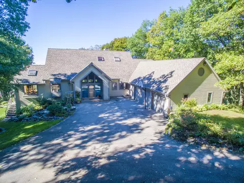 1071 N Waterville, Summit, WI 53066