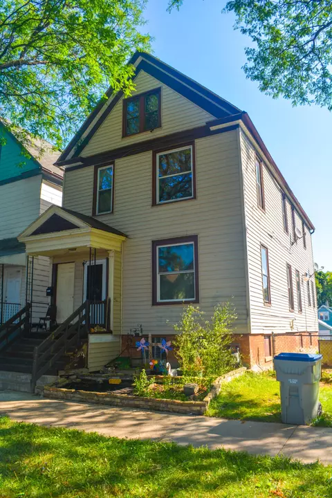 1240 S 22nd, Milwaukee, WI 53204