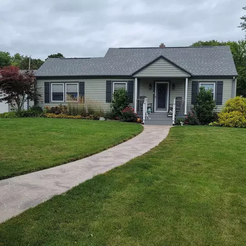 5318 W Stack, Milwaukee, WI 53219