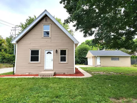 1902 S 97th, West Allis, WI 53227