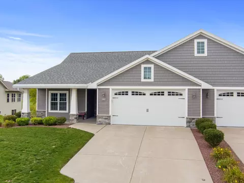 504 Mapleleaf, Manitowoc, WI 54220