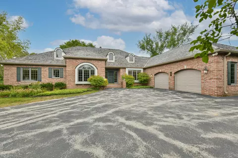 9724 N Columbia Crk, Mequon, WI 53092