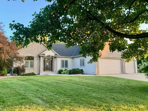 3079 W Yorkshire, Franklin, WI 53132