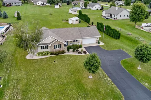w5979 Lee Drive, Koshkonong, WI 53538