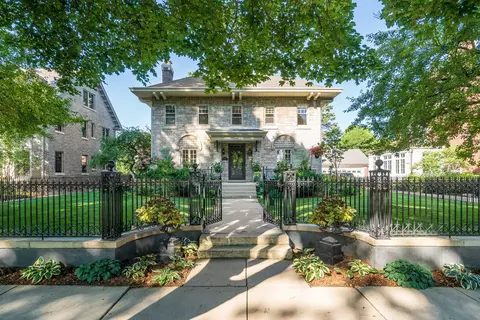3427 N Shepard, Milwaukee, WI 53211