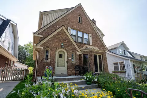 3564 N Murray, Shorewood, WI 53211