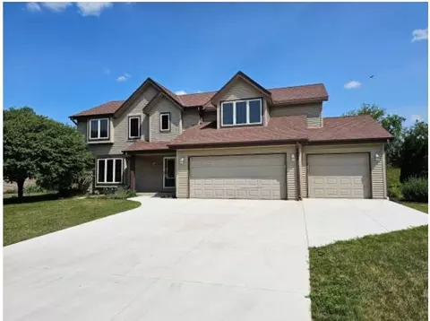10146 W Friar, Franklin, WI 53132
