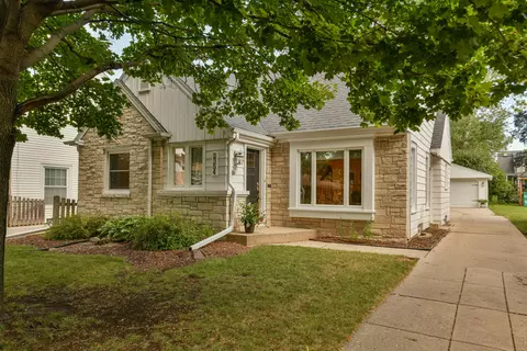 2354 N 84th, Wauwatosa, WI 53226