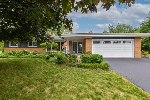 21645 Belgren, Waukesha, WI 53186