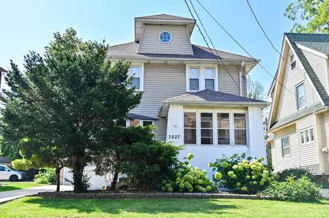 7507 Milwaukee, Wauwatosa, WI 53213