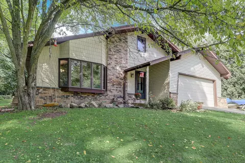 3092 Mile Vw, West Bend, WI 53095