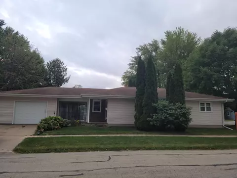 1001 E Custer, Oshkosh, WI 54901