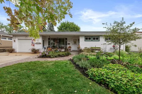 804 Summit, Waukesha, WI 53188
