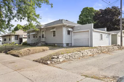1011 17th, La Crosse, WI 54601