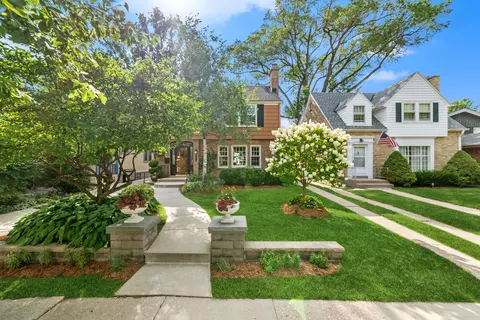 5547 N Shoreland, Whitefish Bay, WI 53217