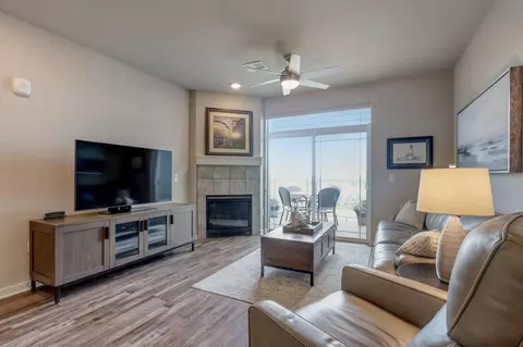 265 Thurow #302, Oconomowoc, WI 53066
