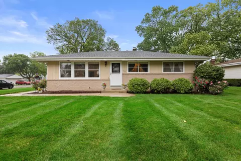5381 S 114th, Hales Corners, WI 53130