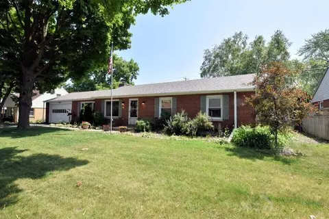 556 N 105th, Wauwatosa, WI 53226