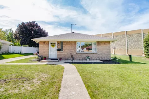 4401 S 15th, Milwaukee, WI 53221