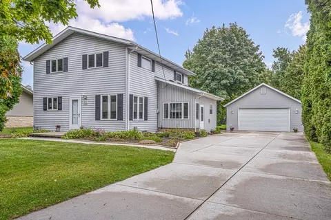 911 N N Rpds, Manitowoc, WI 54220