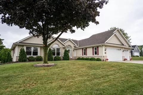 13330 W Crestwood, New Berlin, WI 53151
