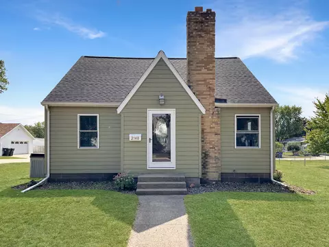2140 Farnam, La Crosse, WI 54601