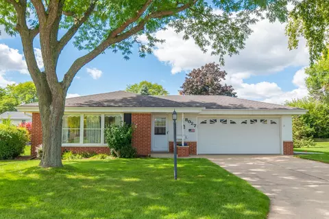8027 S 58th, Franklin, WI 53132