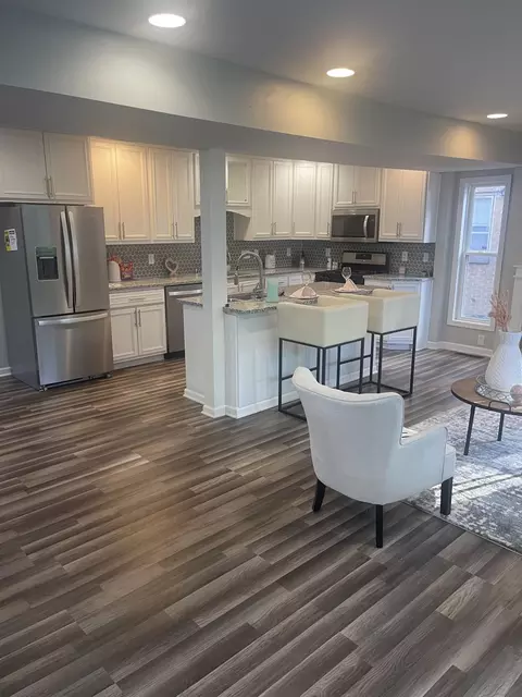 2311 W Roosevelt, Milwaukee, WI 53209