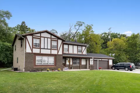 11208 W Forest Home #11210, Franklin, WI 53132