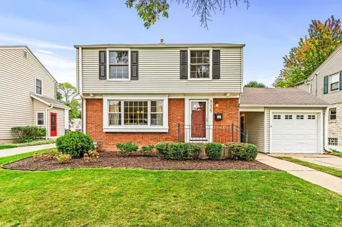 5124 N Shoreland, Whitefish Bay, WI 53217
