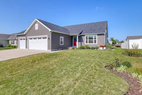 1234 E Longneedle, Elkhorn, WI 53121